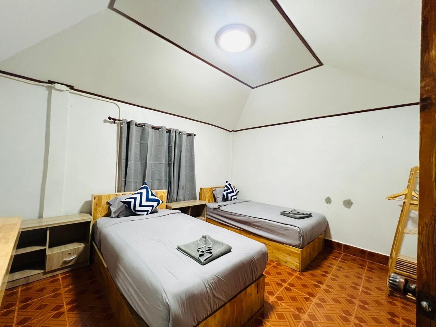 Lungwang Guest House Ban Rak Thai Exteriör bild